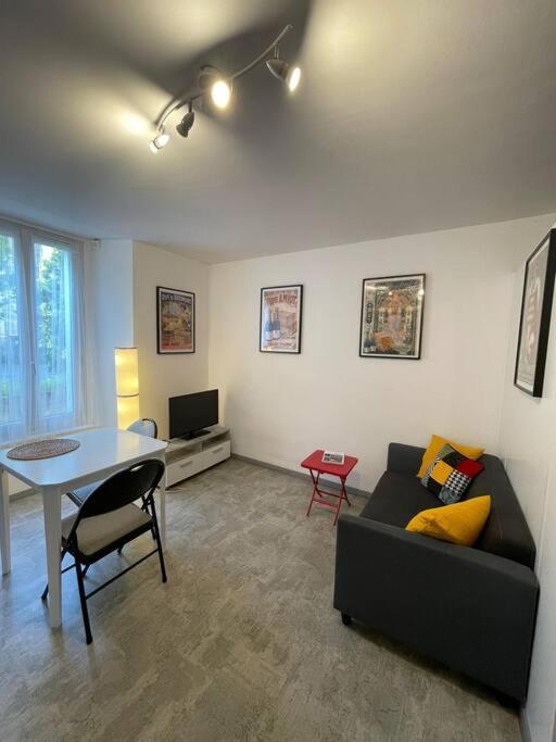 Studio Rdc Parking Prive Gratuit Doué-la-Fontaine Extérieur photo